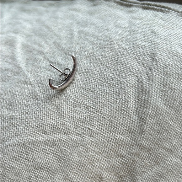 Silver Minimalist Ear Cuff - Picture 2 of 2